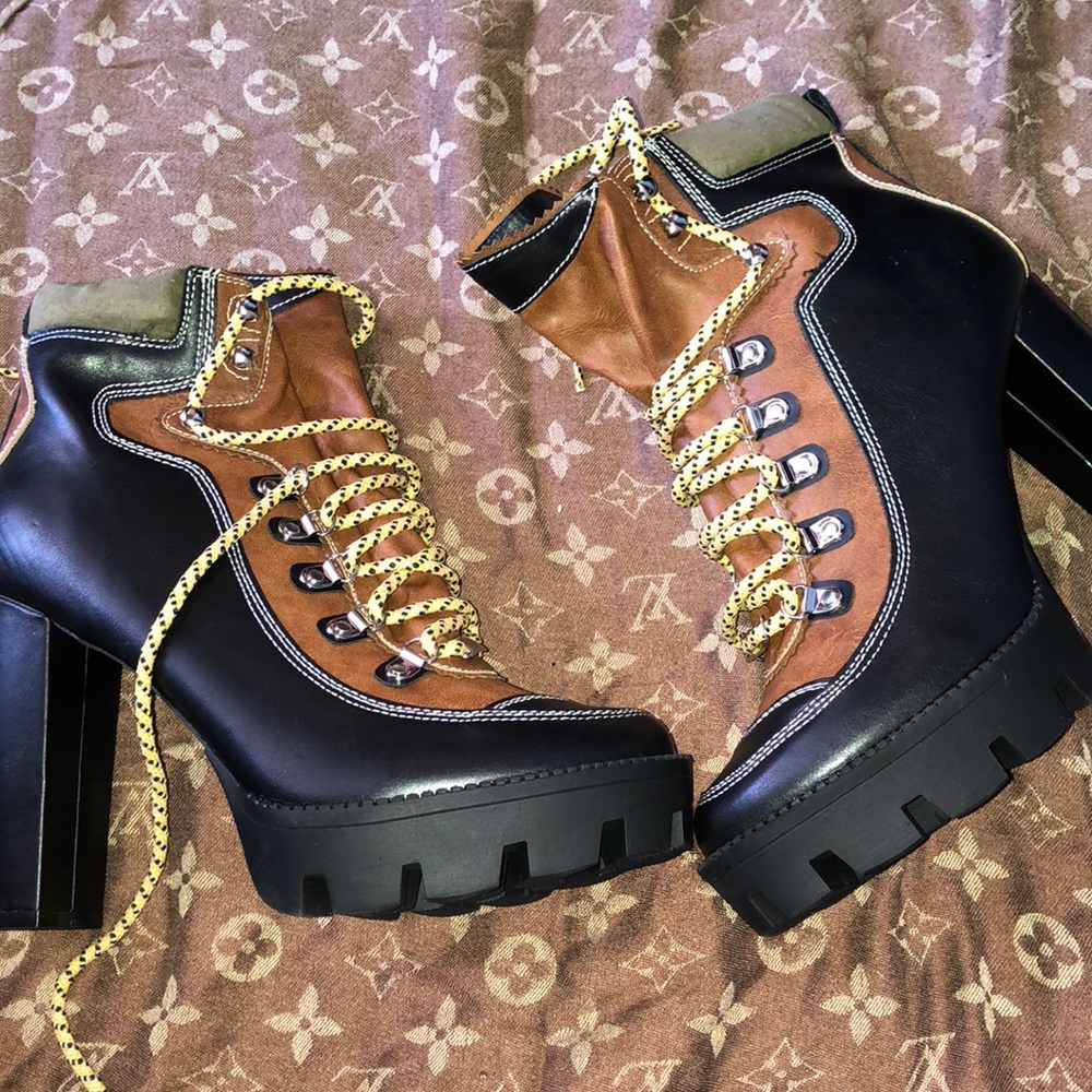 New never used heels